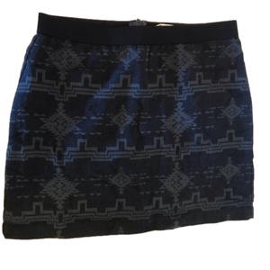 American Eagle Grey Black Graphic Design mini Skirt